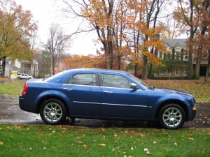 2010_Chrysler_300_Profile2